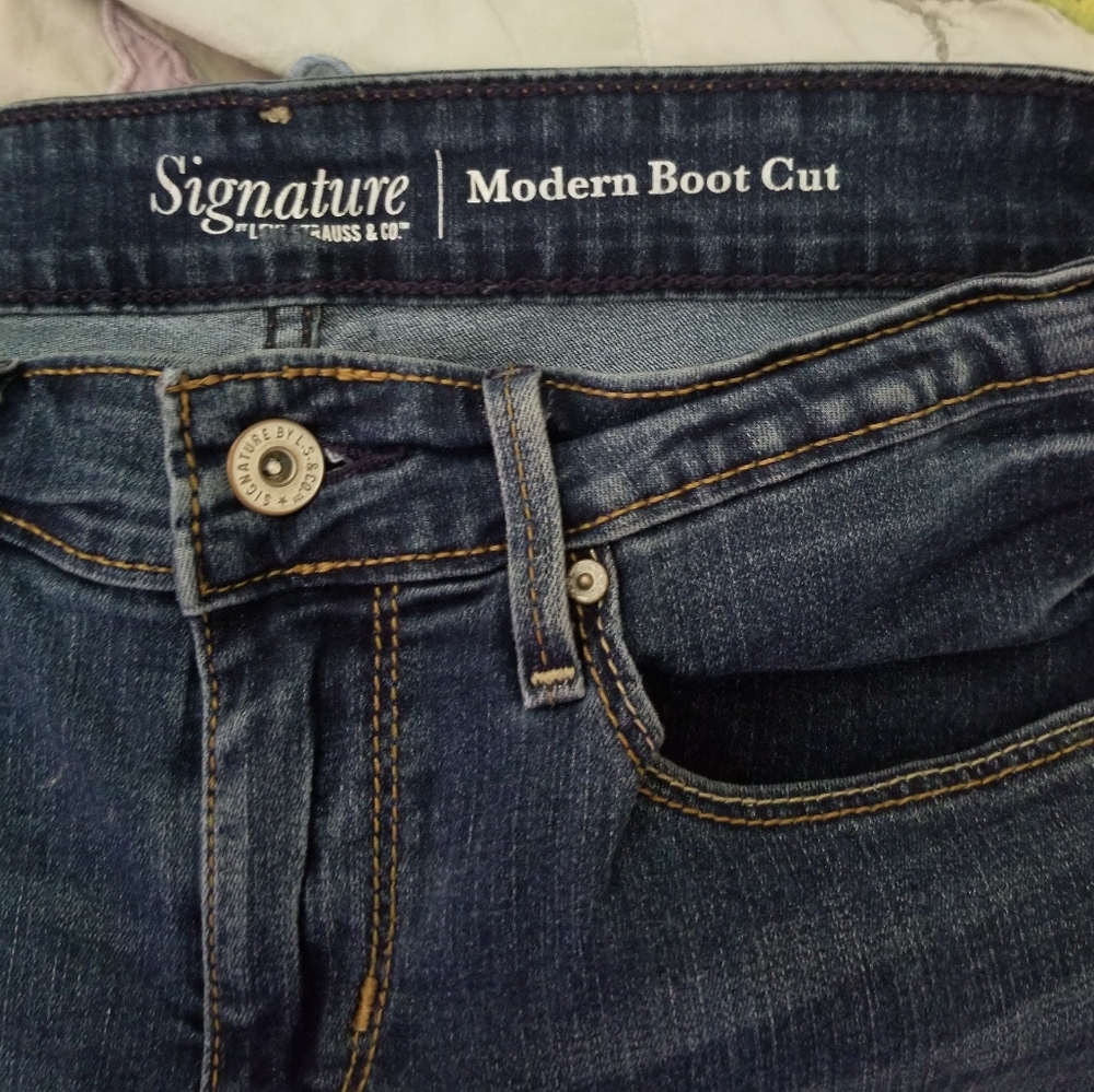 Signature by Levi Strauss Blue Jeans. Size 30